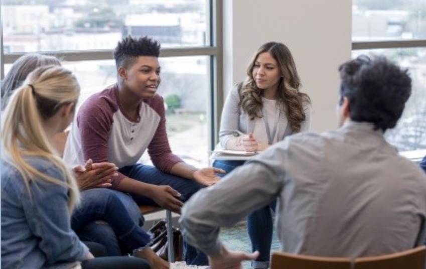 Grupos terapéuticos para jóvenes en el Hospital Ruber Internacional